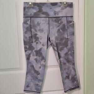 Athleta Salutation Stash Pocket II Capri Sz L